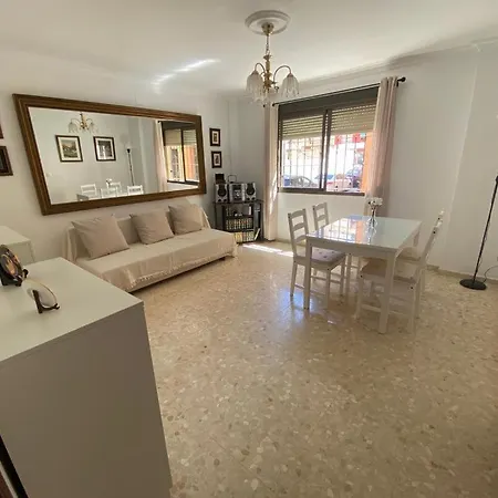 Familiar En Barrio Reina Victoria Appartement *